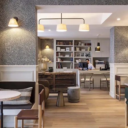 Le Petit Beaumarchais Hotel & Spa-2